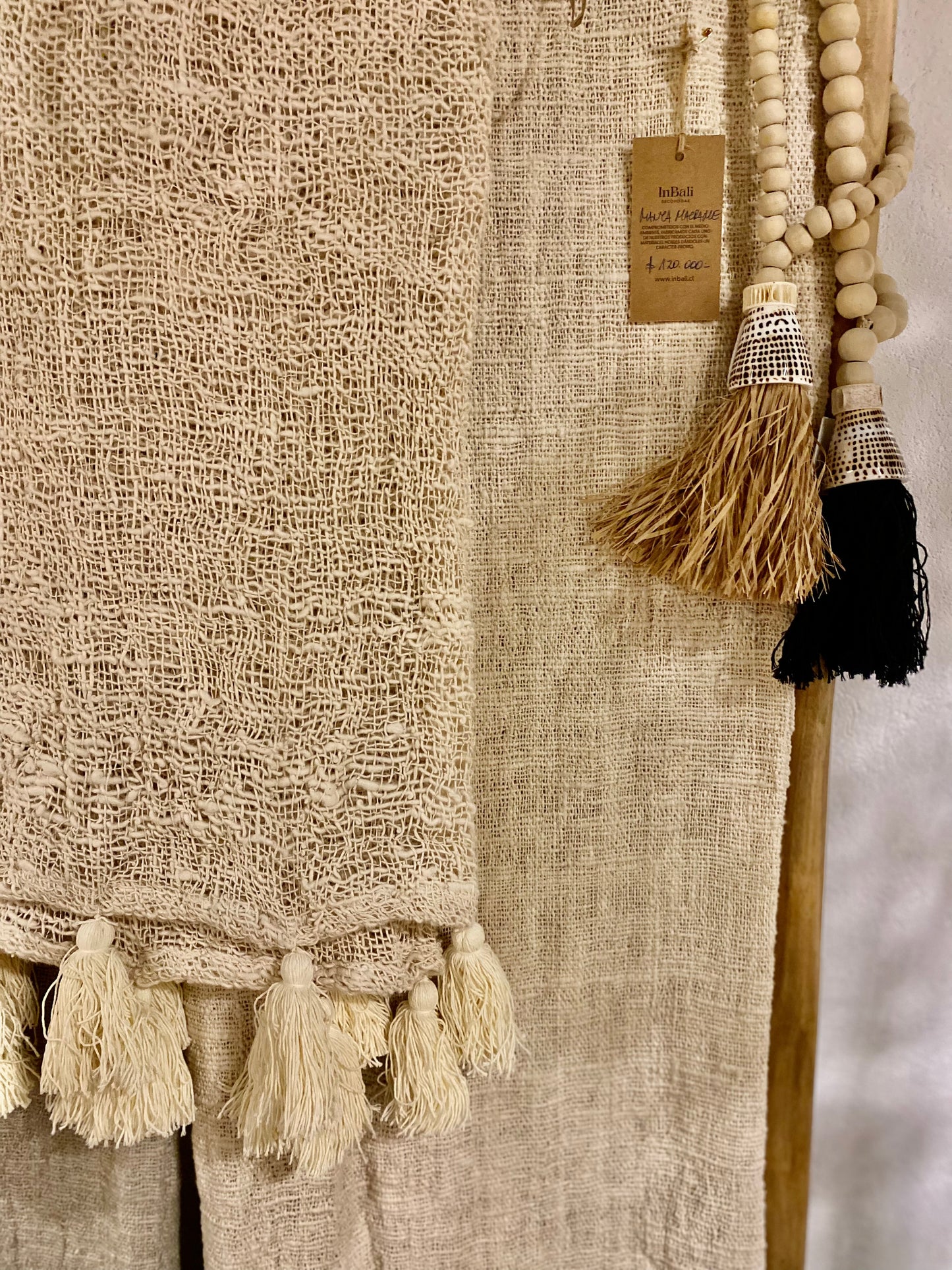 Manta Pompom Putih PRE-VENTA (8/02/2026)