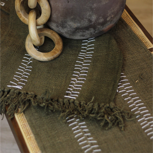 Camino de Mesa Kai Olive