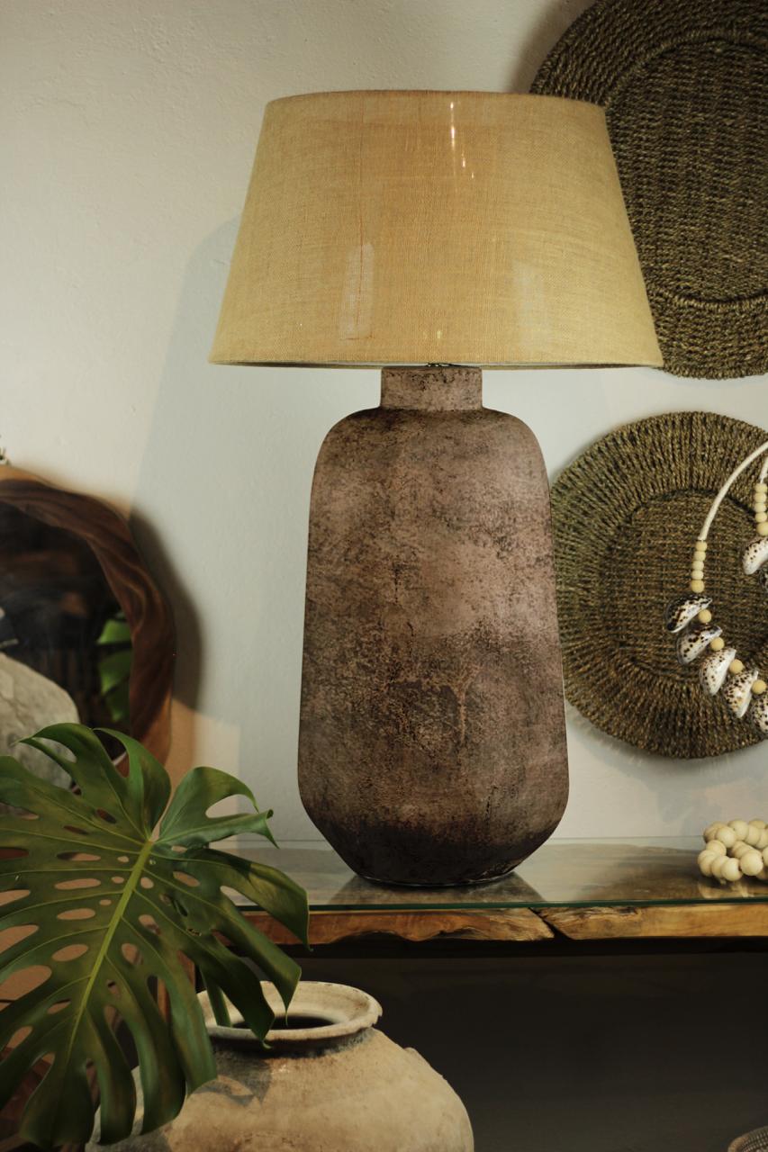 Lámpara de Mesa Hutan Brown PRE-VENTA (8/02/2026)