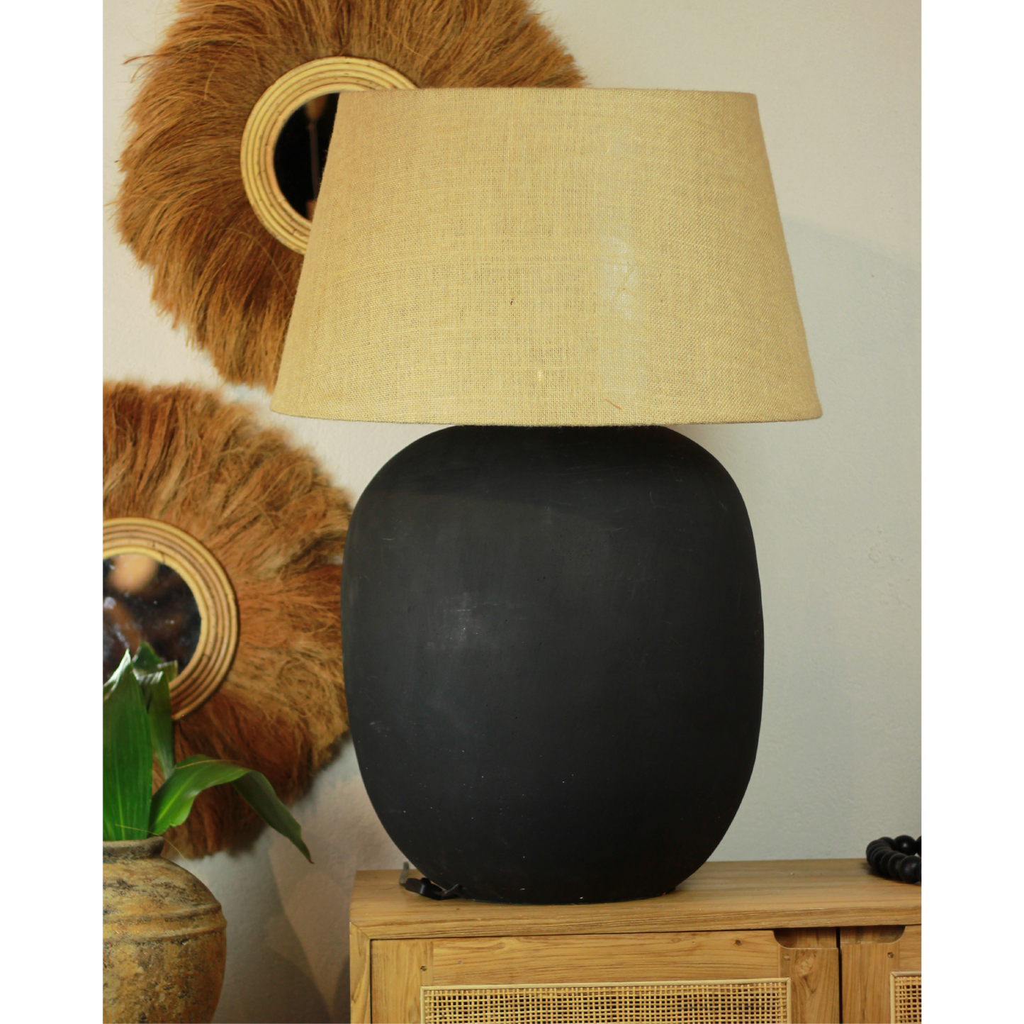 Lámpara De Mesa Hutan Globe Black