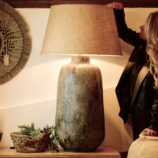 Lámpara de Mesa Hutan PRE-VENTA (8/02/2026)