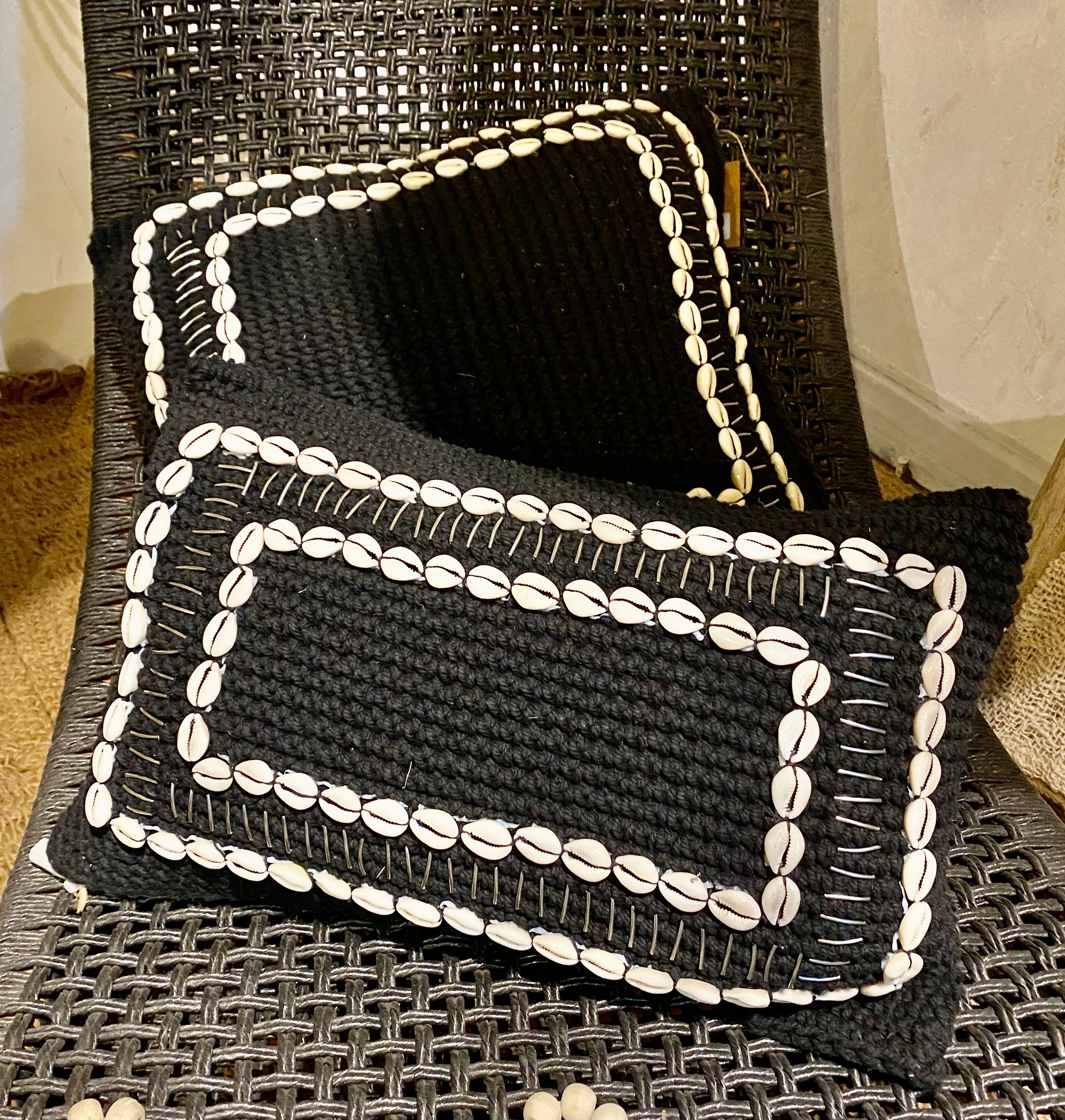 Cojin Shell Crochet Black Rectangular