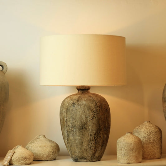 Lámpara De Mesa Hutan Pears S PRE-VENTA (8/02/2026)