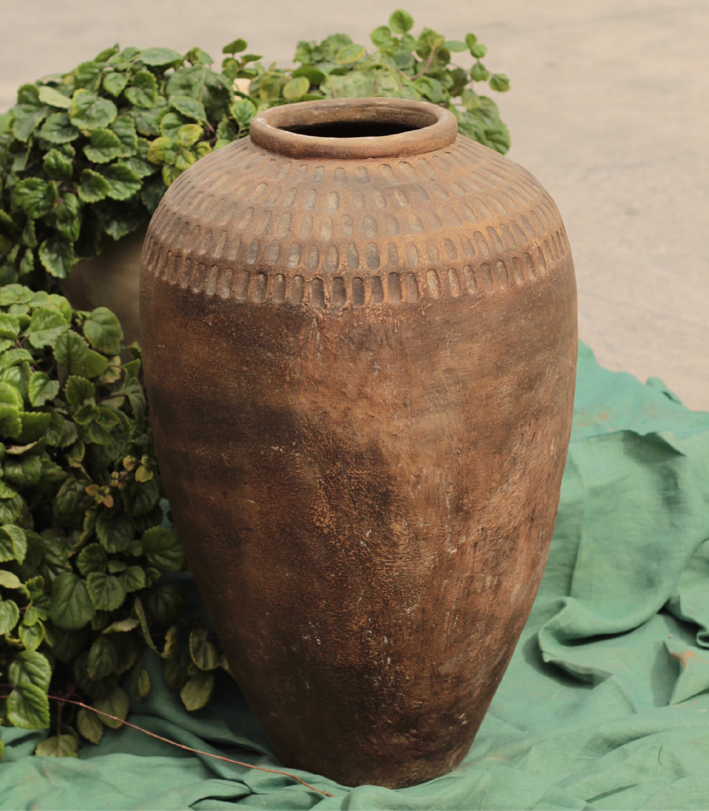 Jarrón Sumatra Brown. Ø50 x 80cm
