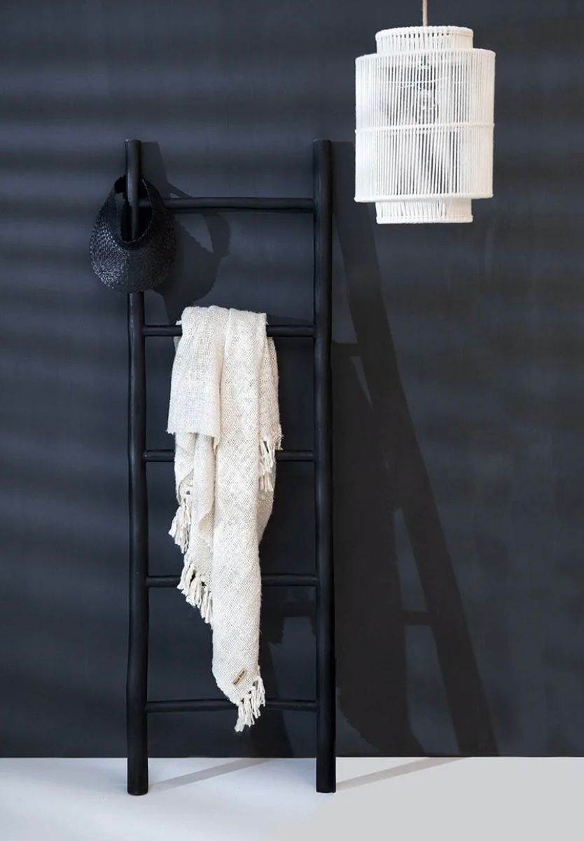 Escalera Asoka Negra PRE-VENTA (28/02/2026)