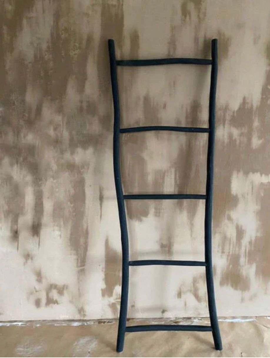 Escalera Asoka Negra PRE-VENTA (28/02/2026)